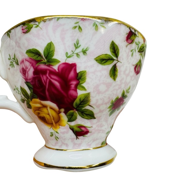 Royal Albert Old Country Roses Tea Cup & Saucer Soft Pink Lace - Picture 9 of 12